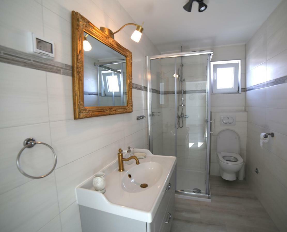 PUY Sweet Suite With Free Private Parking מראה חיצוני תמונה