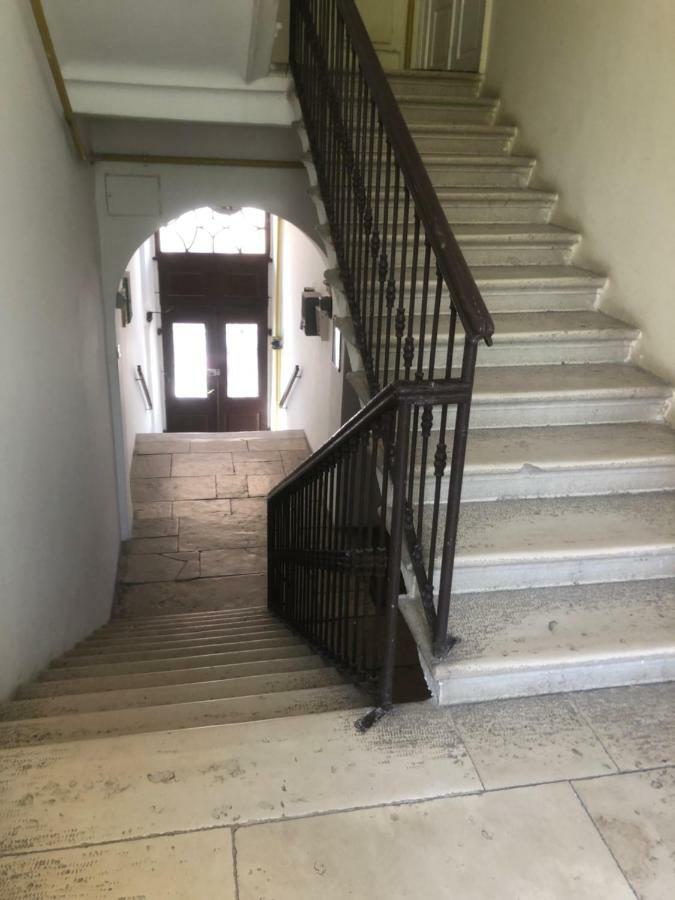 PUY Sweet Suite With Free Private Parking מראה חיצוני תמונה